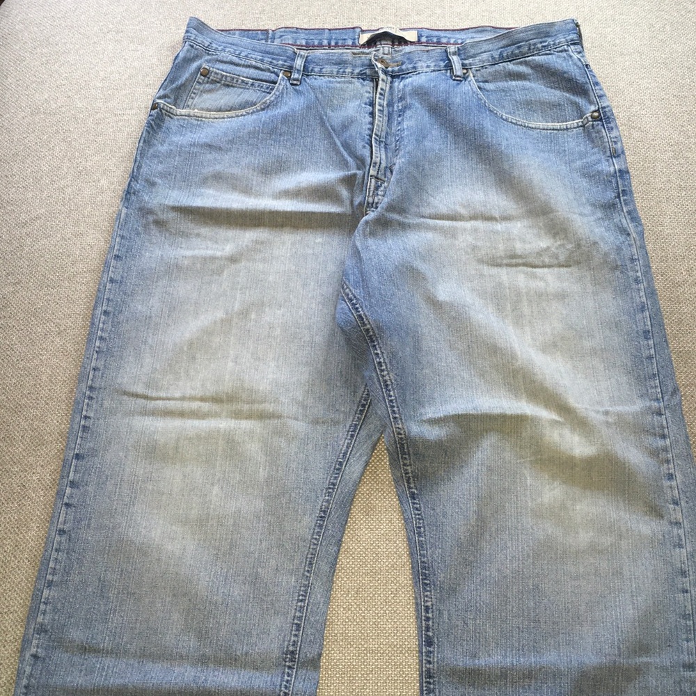 Wrangler Men's Light Blue Relaxed Jeans 38x29